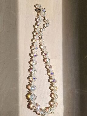 Source Unknown Clear Crystal Bead Necklace with Iridescent Accent